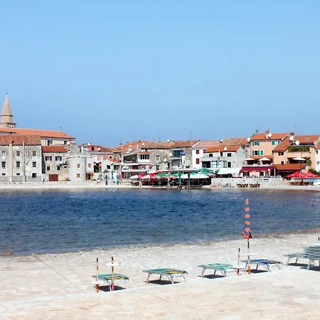 Apartamento With A Parking Space - 7126 Umag