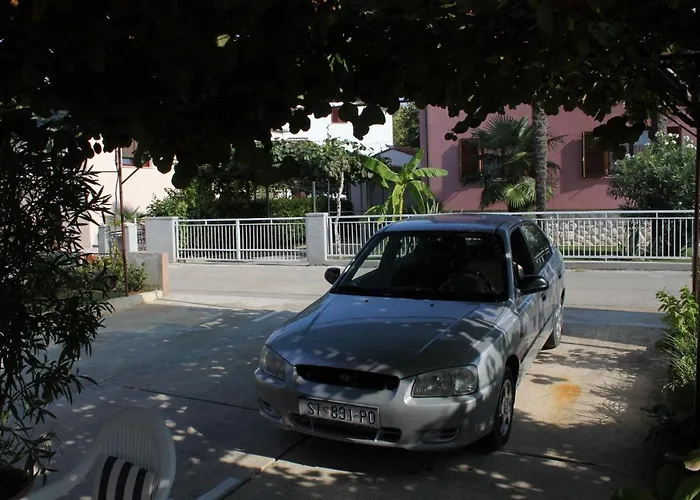 With Parking Space - 7126 아파트 *