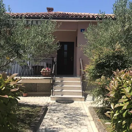 With A Parking Space - 7126 Umag